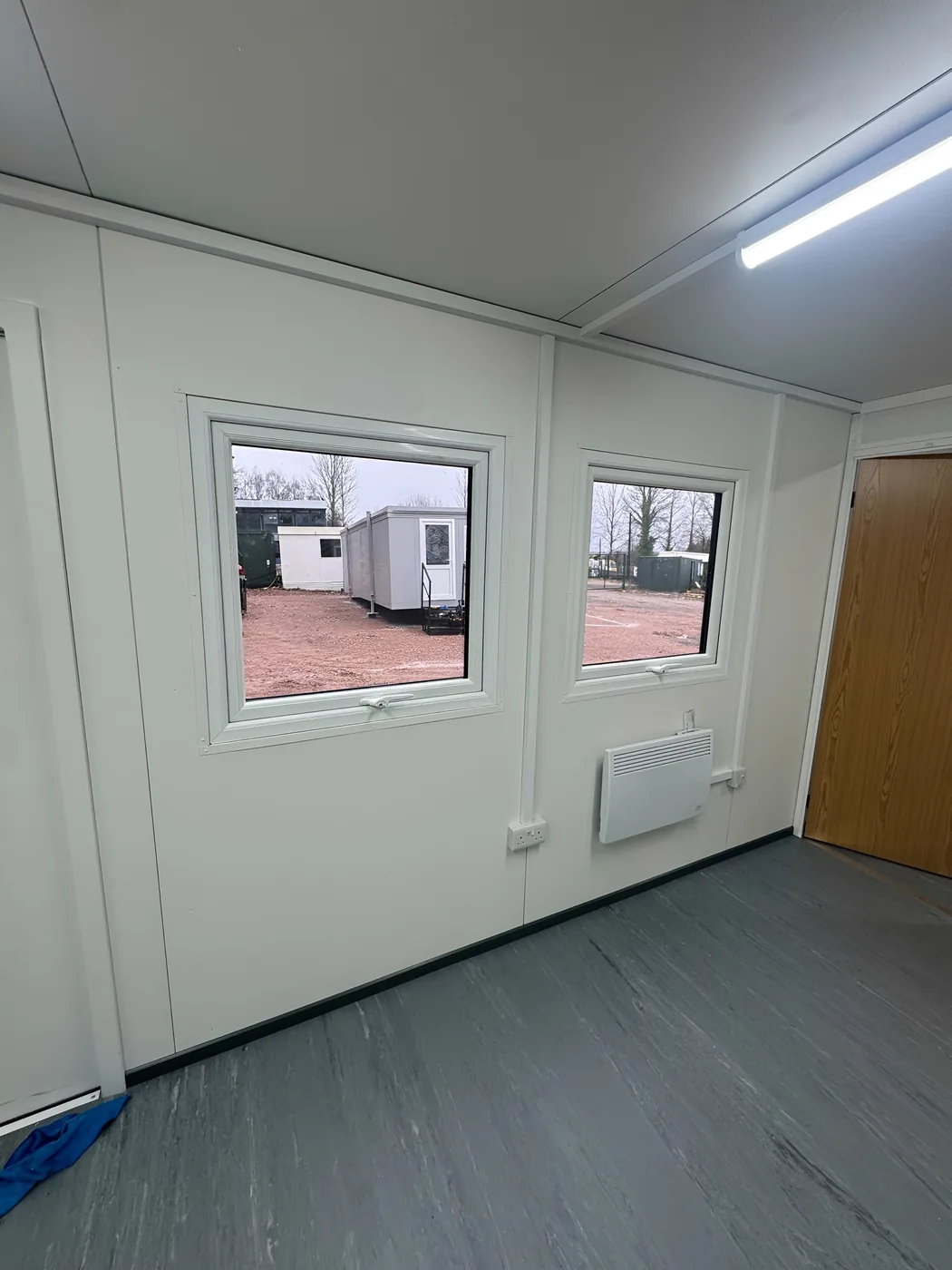 20ft flat pack office interior with electric radiator and power outlets